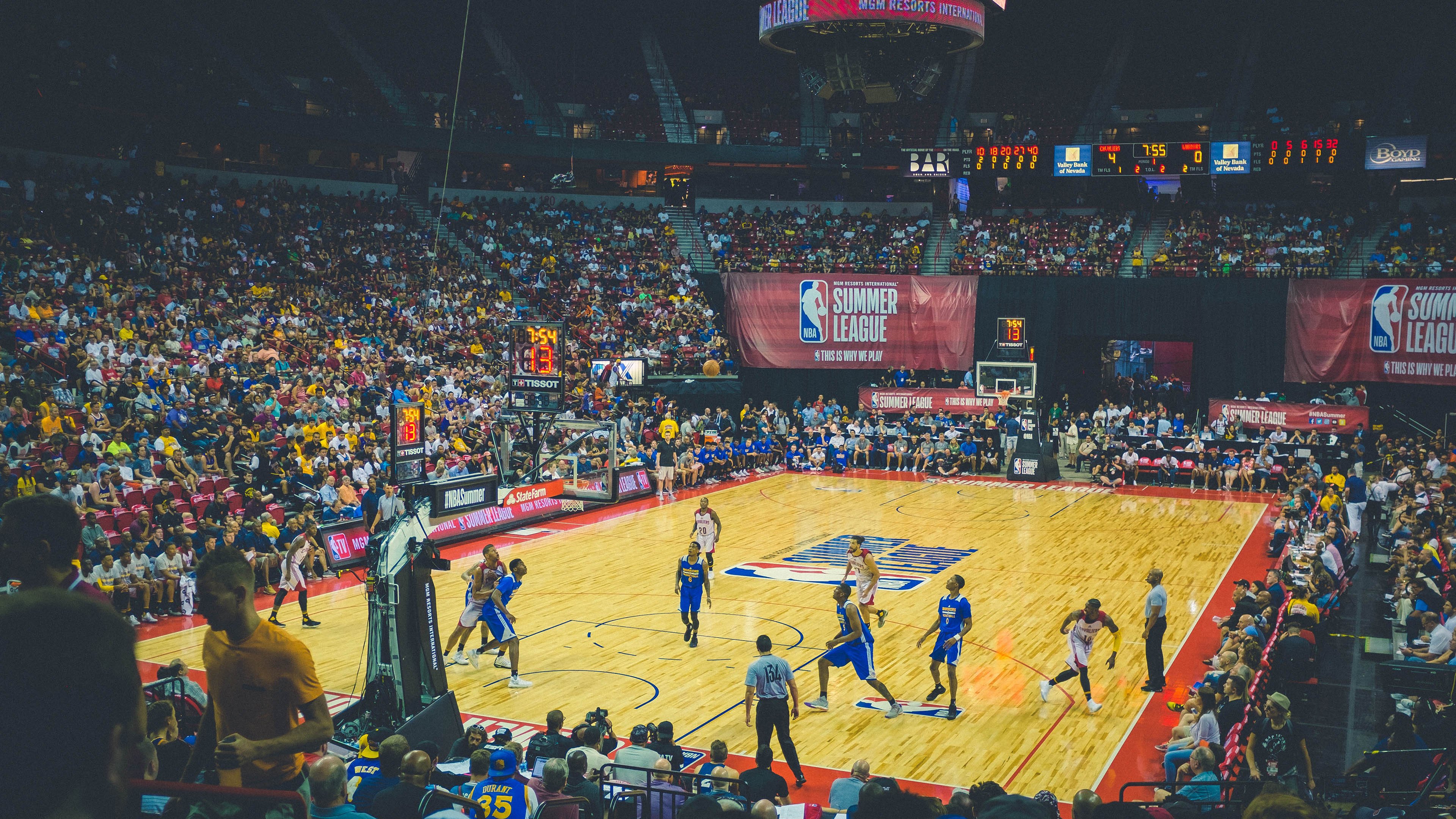 开云体育登录-太阳逆转国王，当霍勒迪的英超式接管照亮NBA赛场